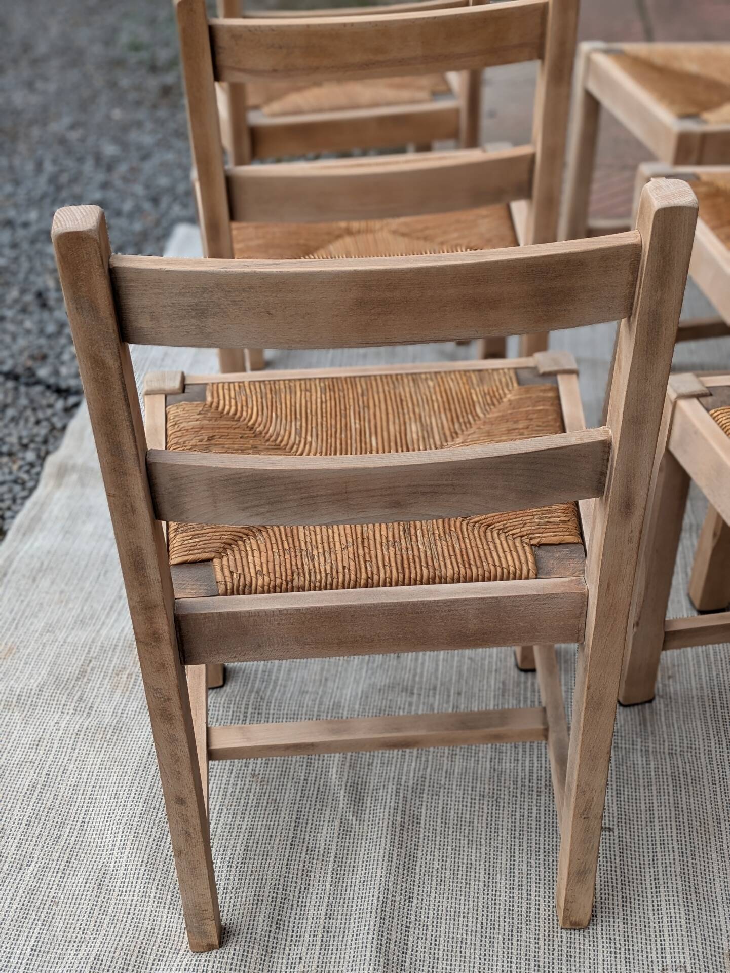 Set of 6 straw chairs