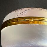 Enamelled candy maker