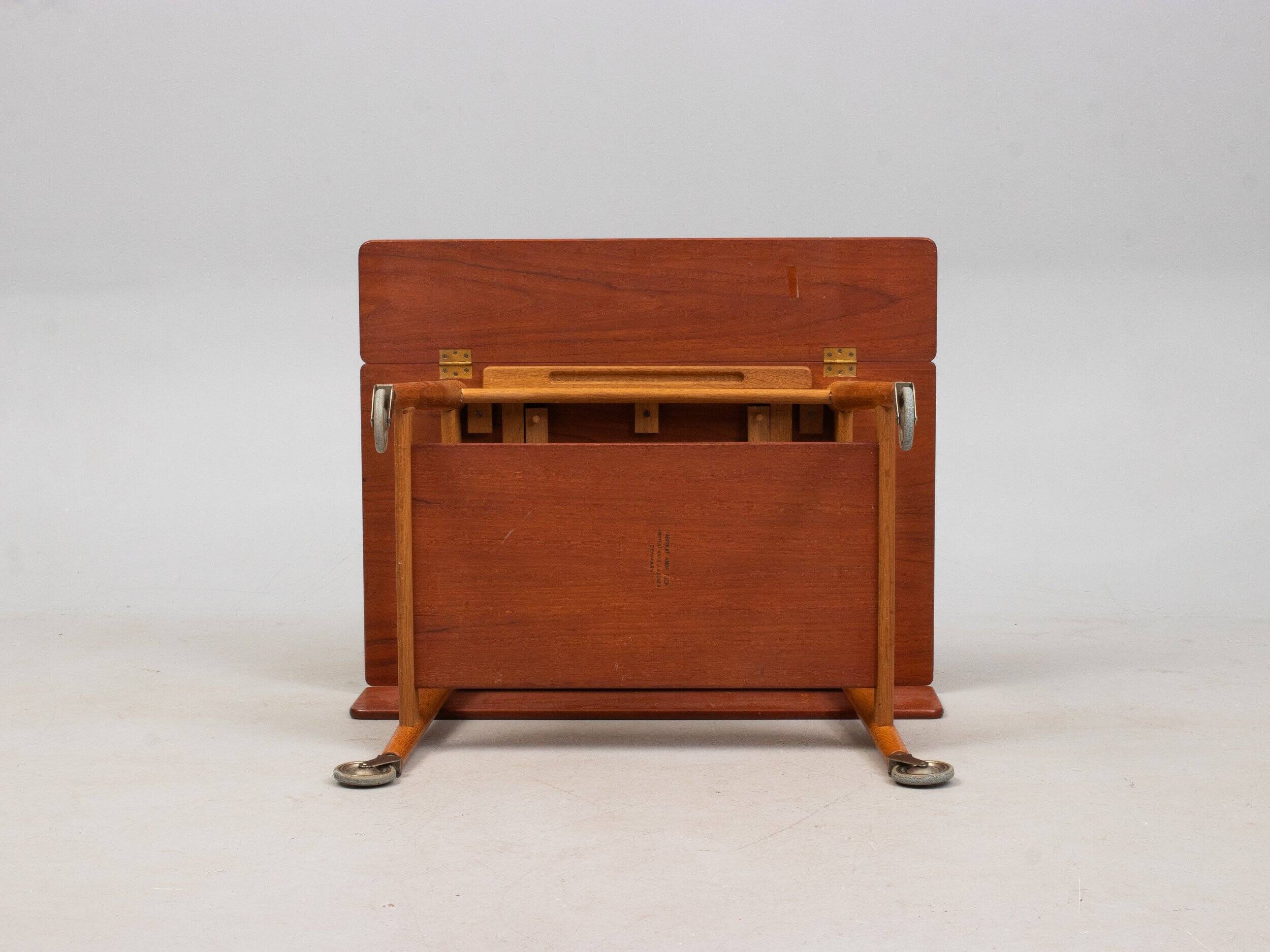 Hans Wegner Side Table / Desk with Wheels for Andreas Tuck – Oak and Teak, 1950s Danish Design