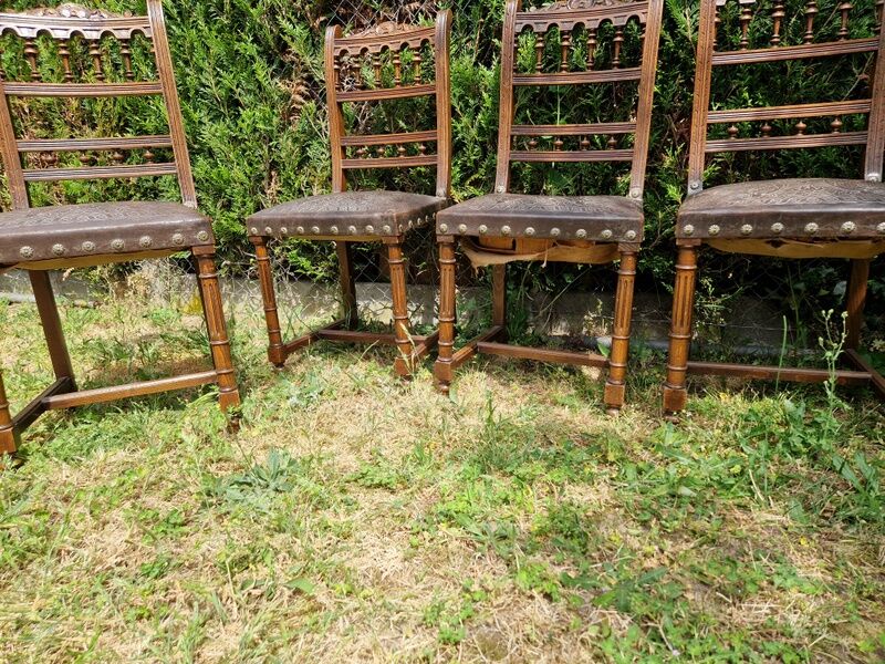 Set of 6 Henri II style chairs in wood and embossed leather