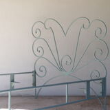 Volute wrought iron bed
