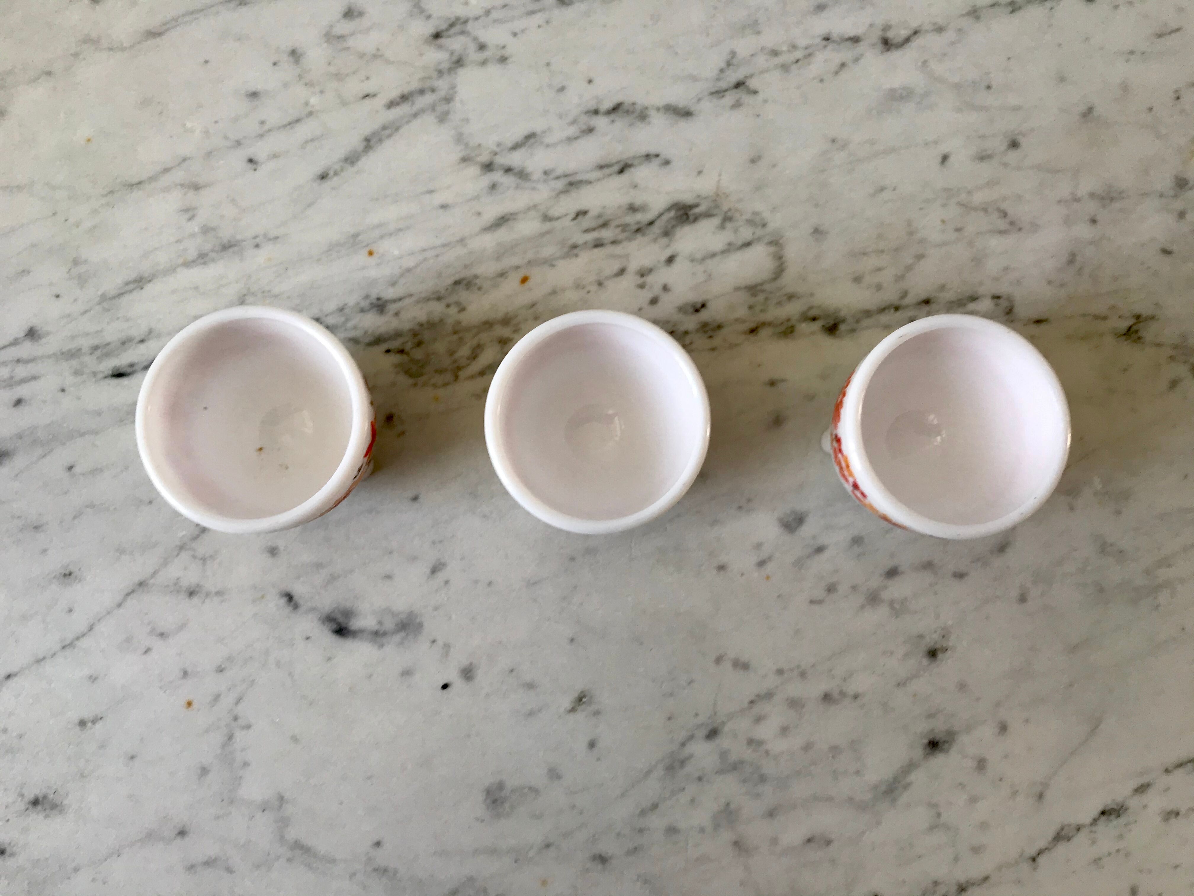 Trio of Arcopal cockroaches colorful flowers 70s