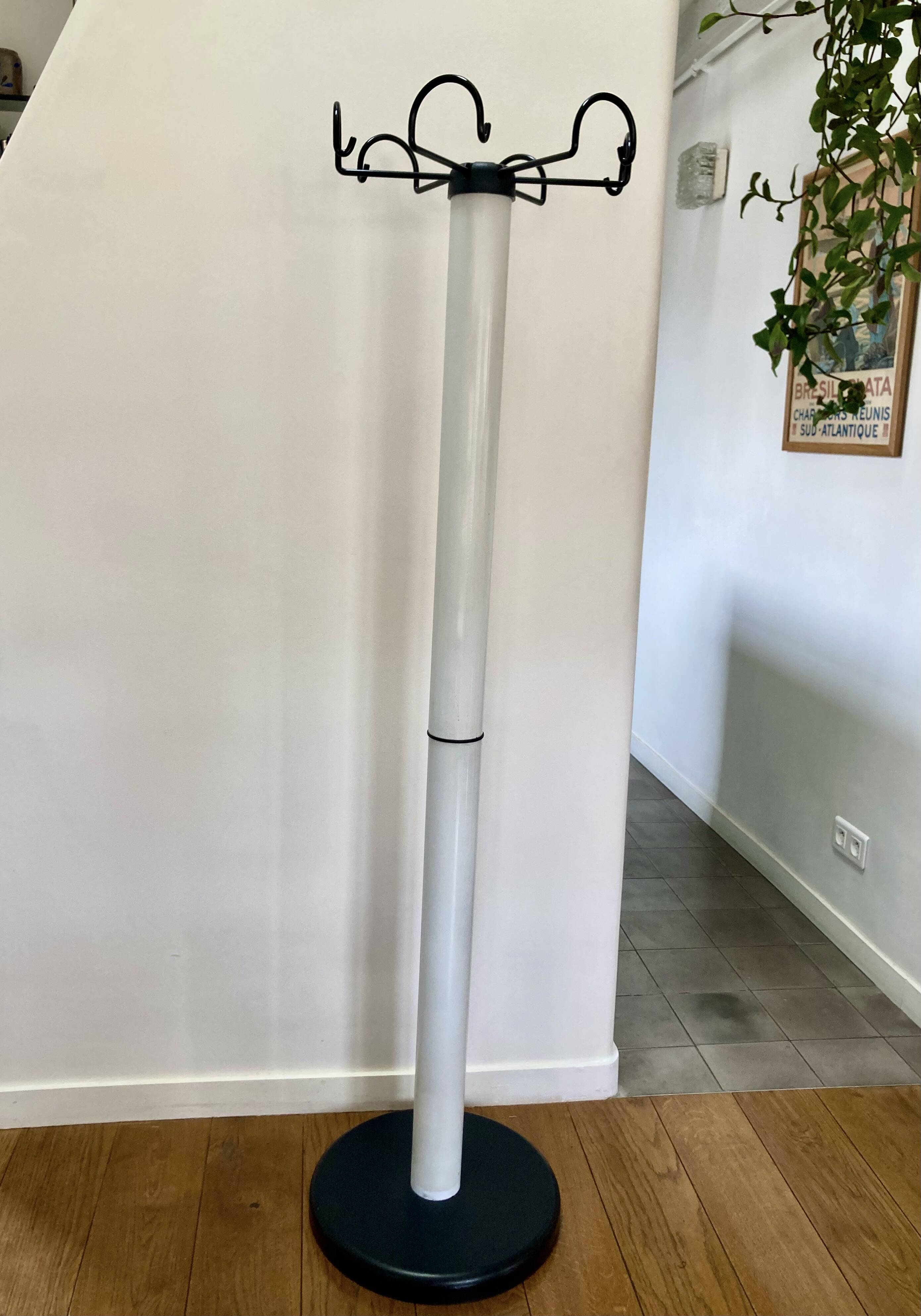 Portemanteau en métal laqué blanc édité par Seccose dans les années 80