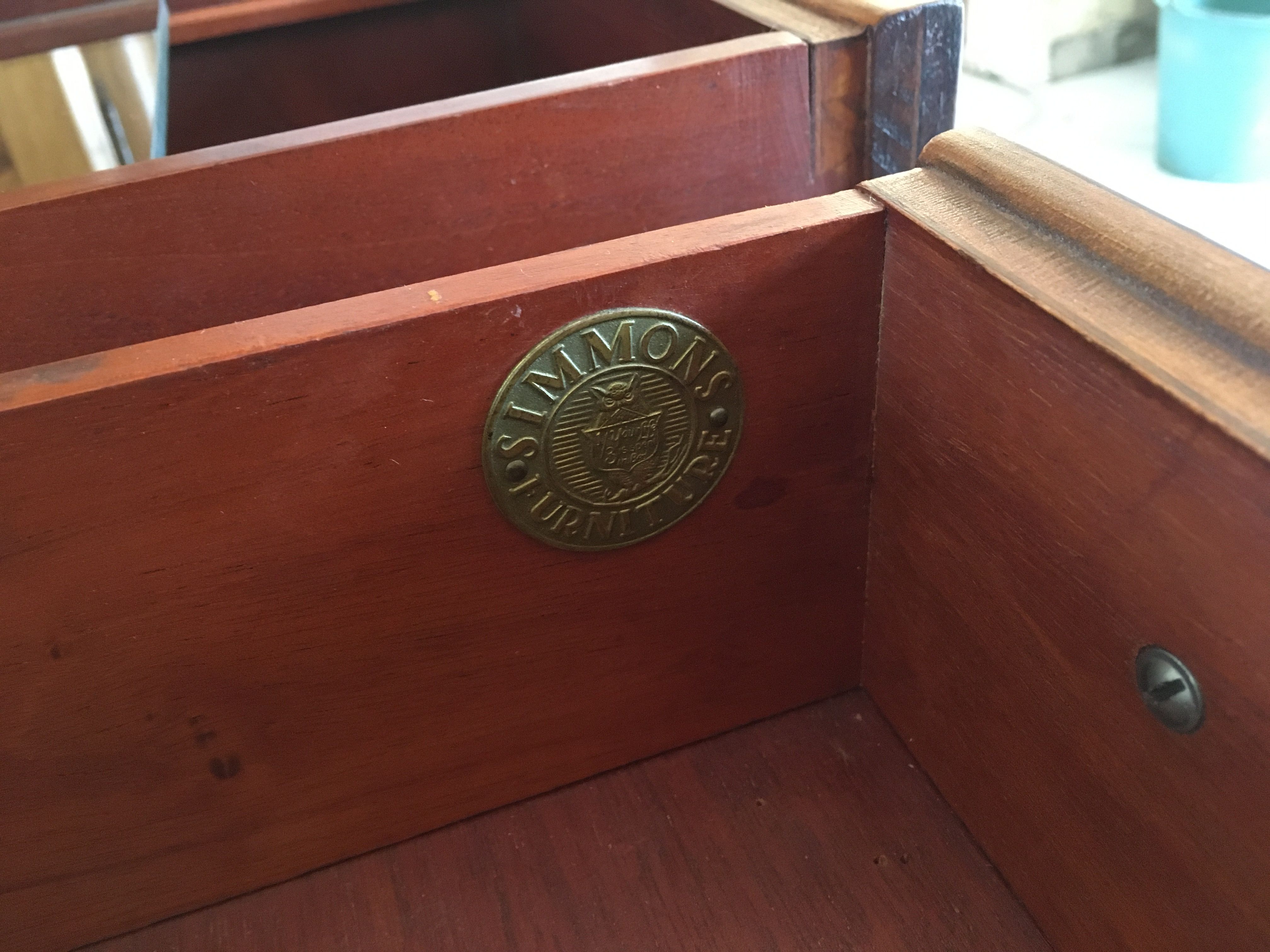 Hairdresser and bench made a usa Simmons furniture