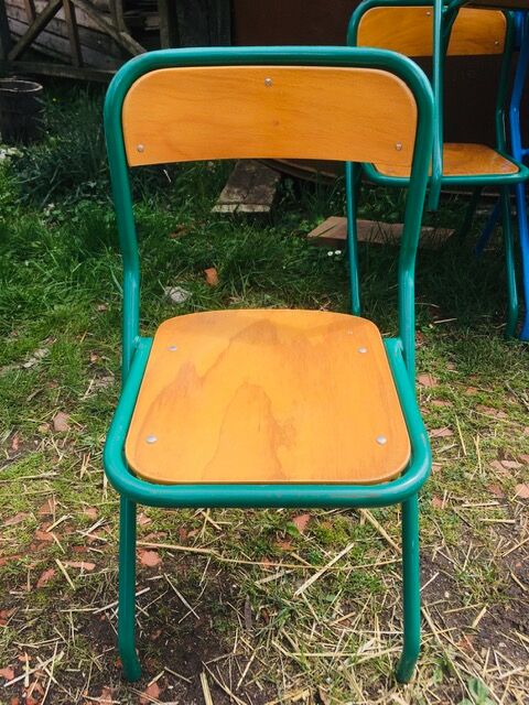 Lot de 10 chaises écoles des années '70, 5 bleus et 5 vert