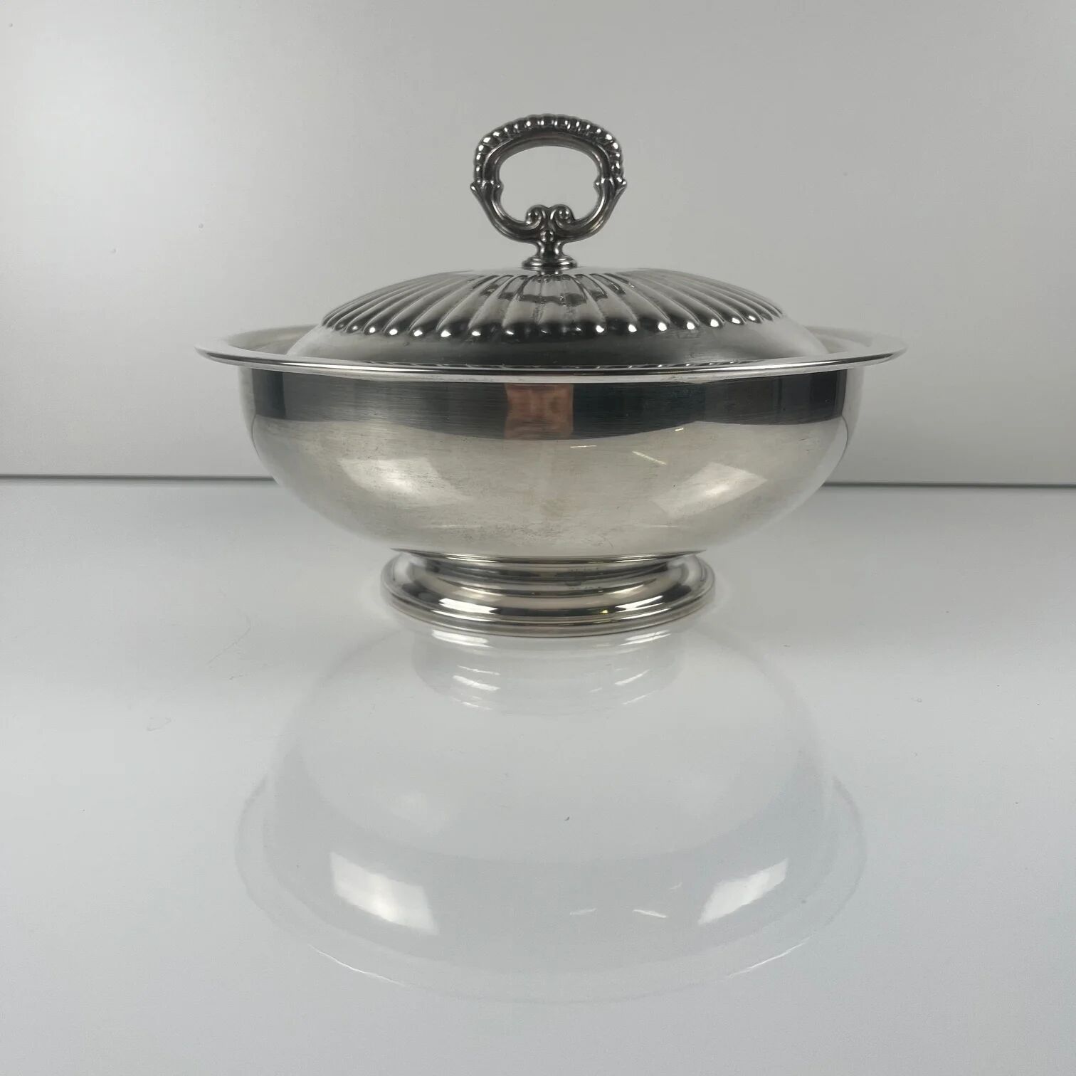 Vegetable dish / Italian soup tureen in silver-plated metal, PM Italy, circa 1960-1980.