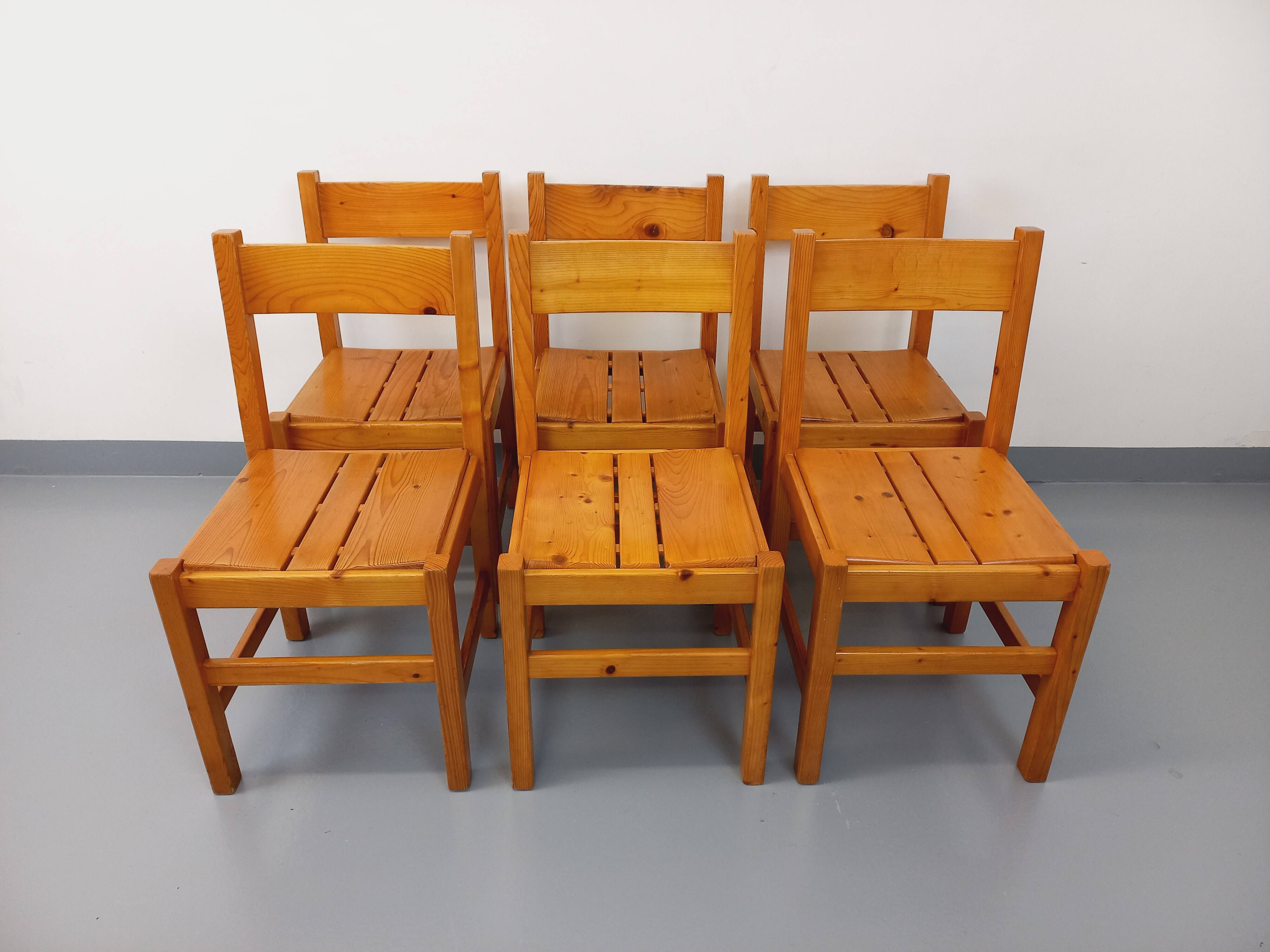 Set of 6 vintage Les Arcs chairs in pine from the 60s 70s