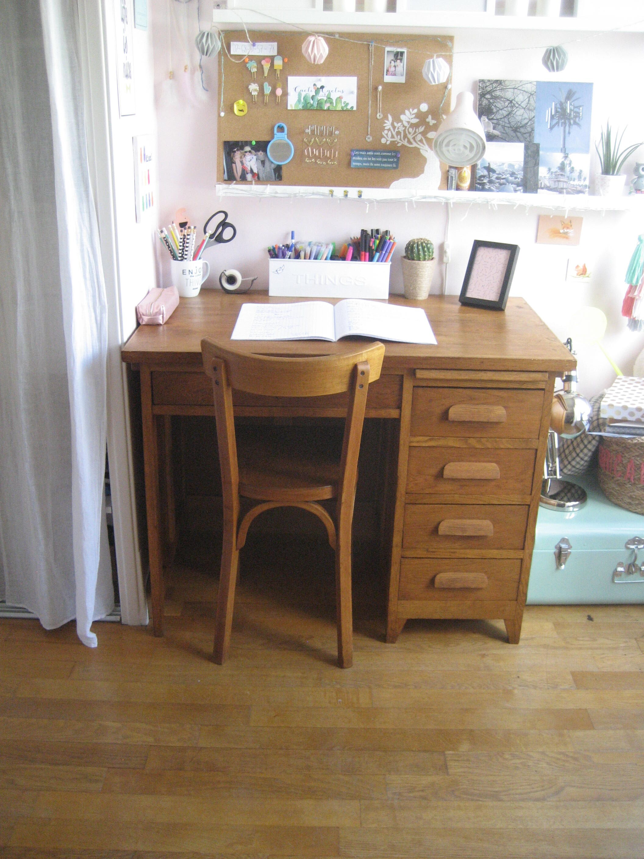 Bureau chêne clair et sa chaise Baumann