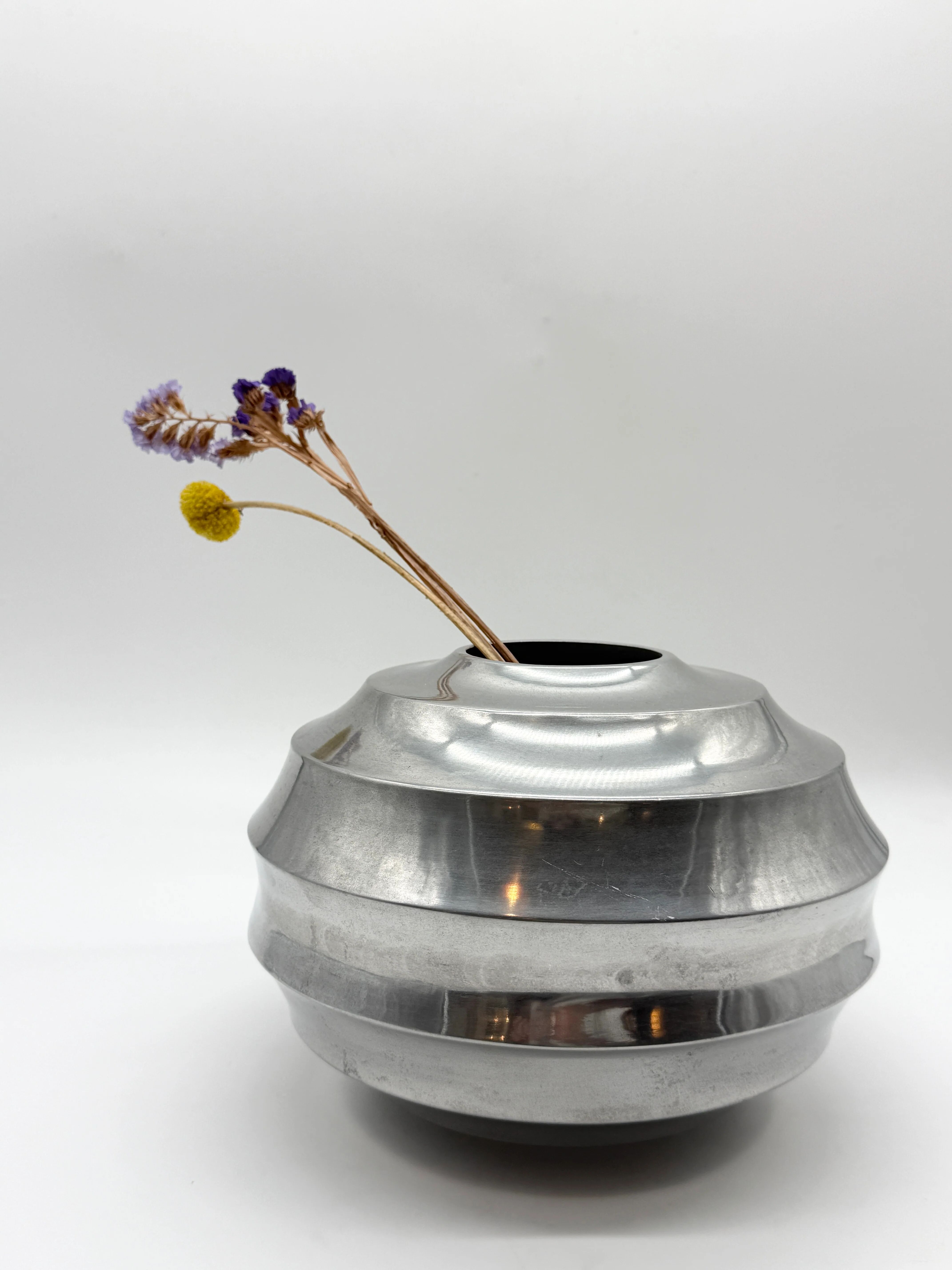Vase space "saucer" in cast aluminium, 1970s