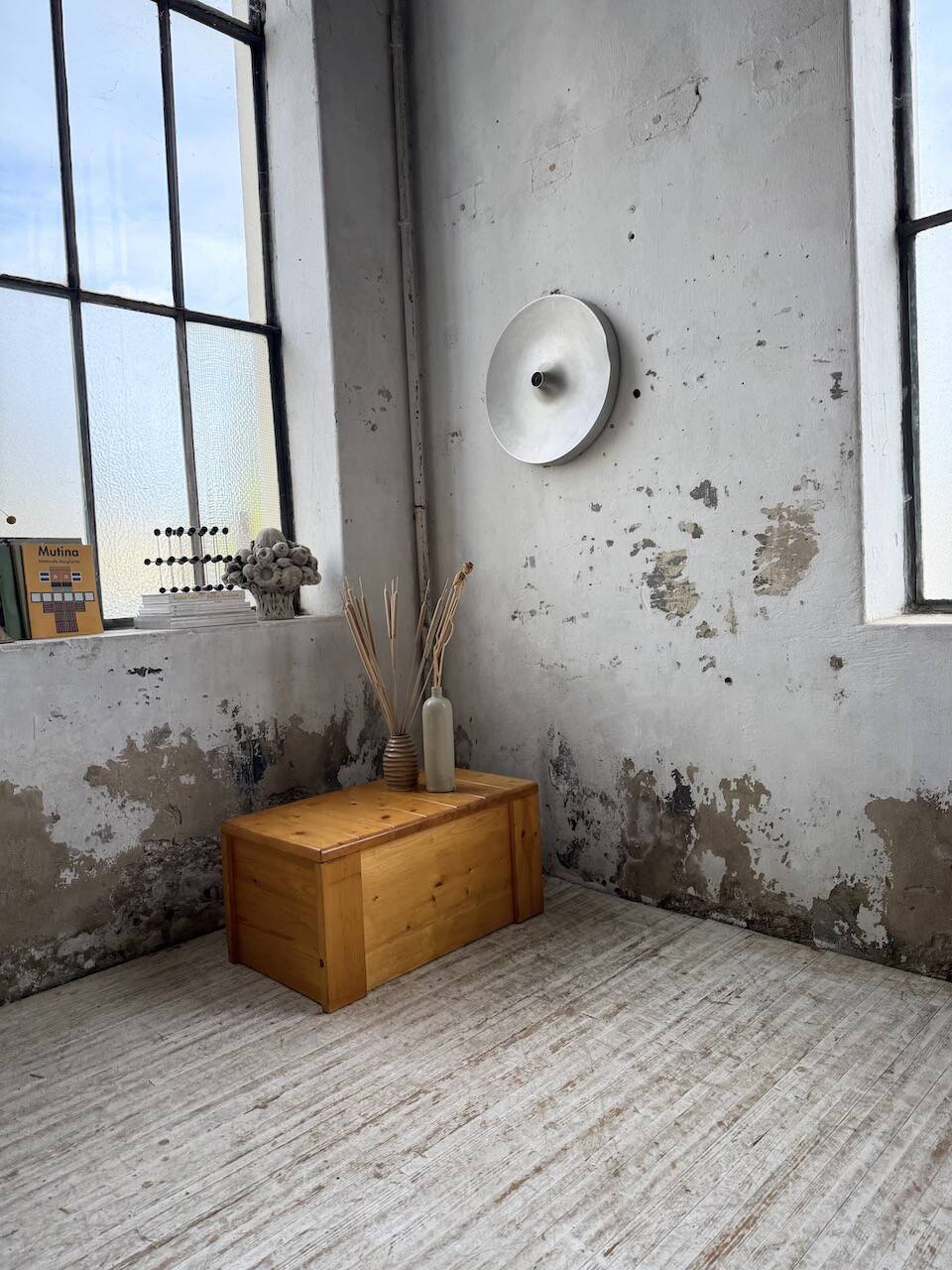 Chest or coffee table Perriand Les Arcs 1800