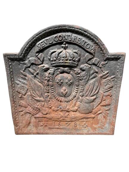 Cast iron fireplace plate