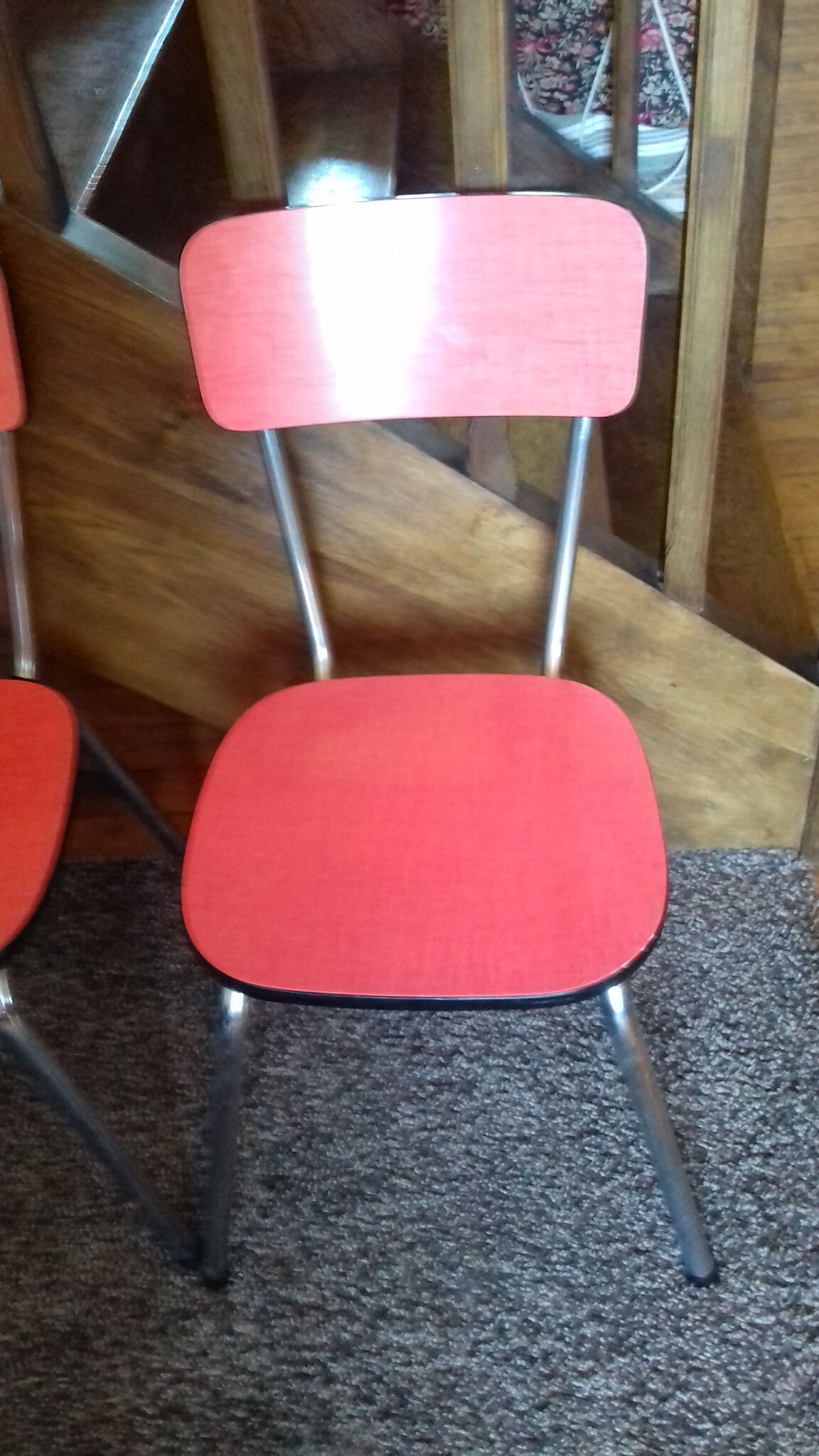 Lot 2 formica chairs