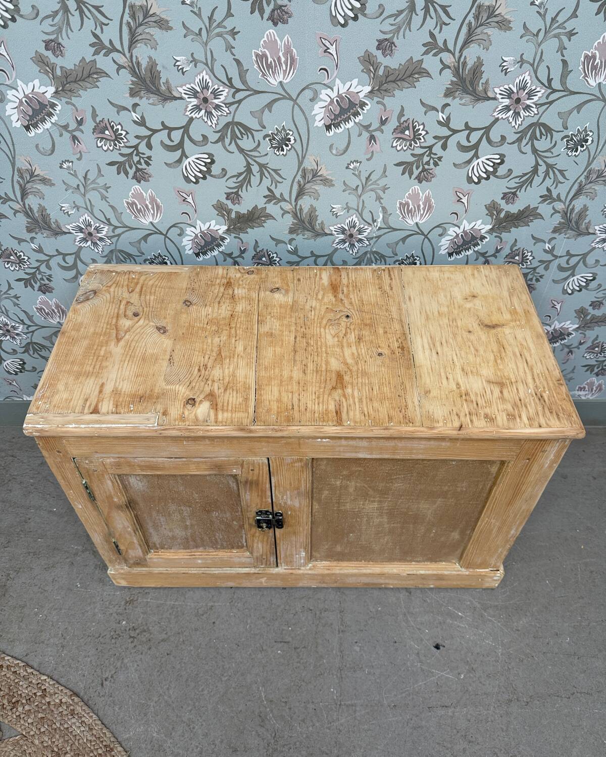 Small low country chic buffet