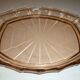 Plat de service en verre rose transparent