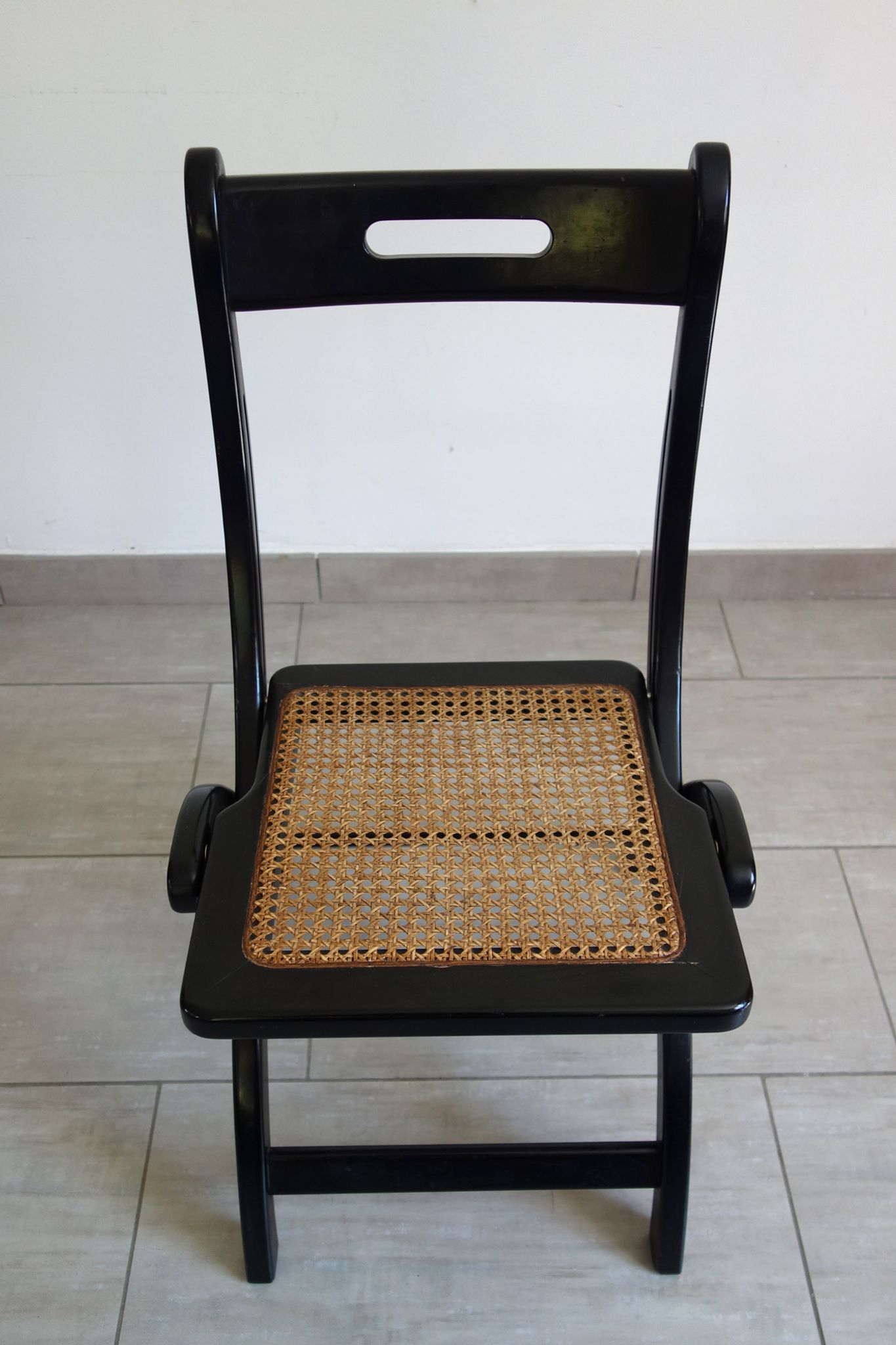 Chaise pliante cannée vintage