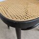 Chaise de salle à manger vintage en bois cintré : siège en osier noir de style Thonet