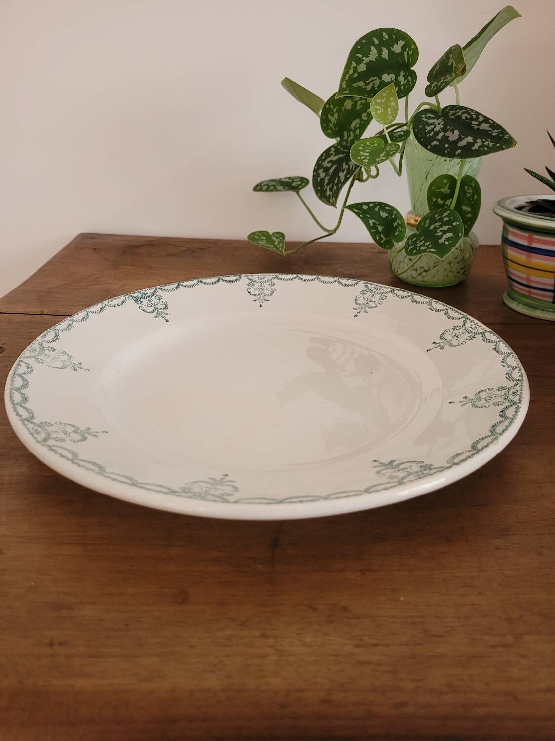Large flat plate Moulin des Loups & Hamage