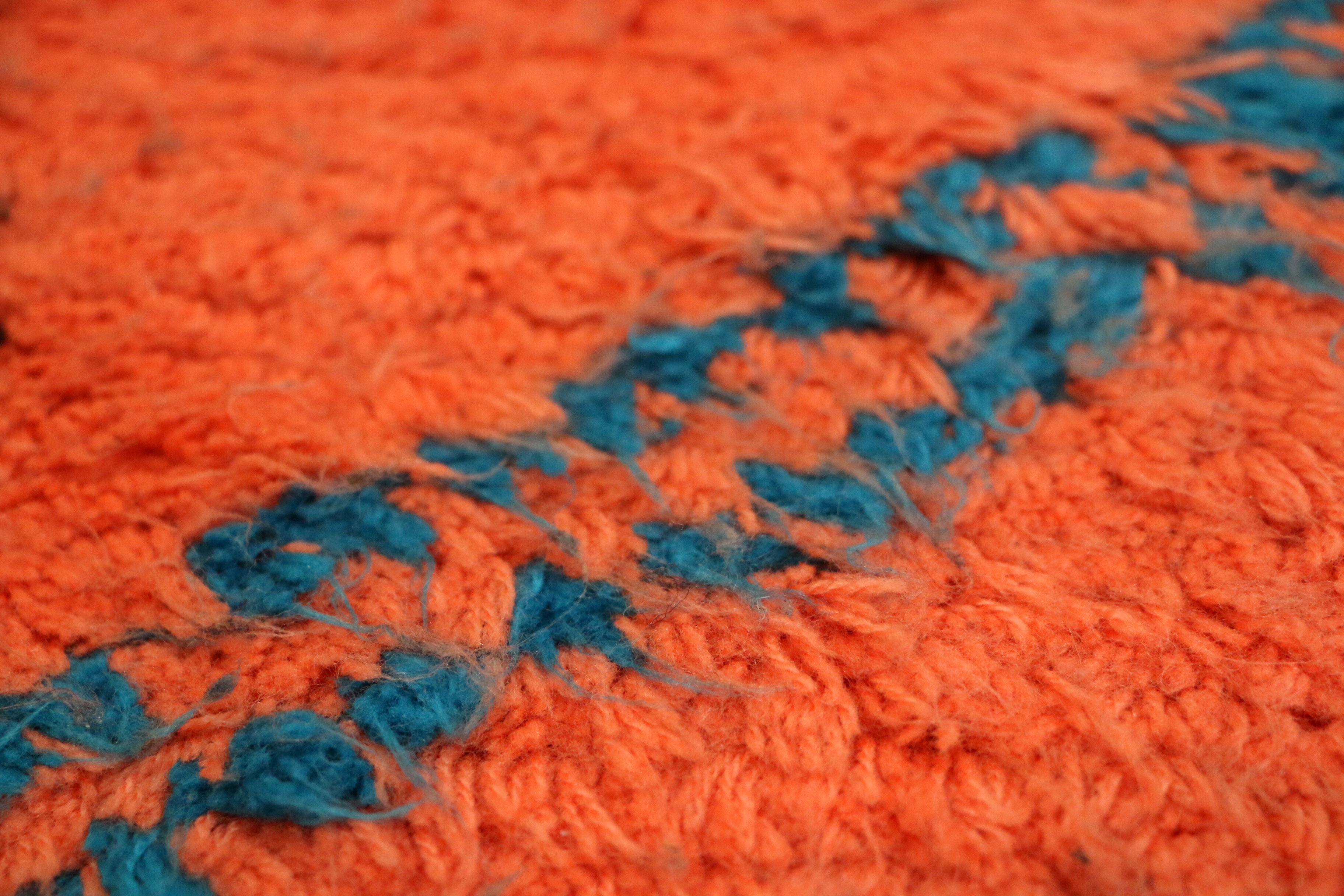 Carpet with Moroccan Boujaad style knots, light rose