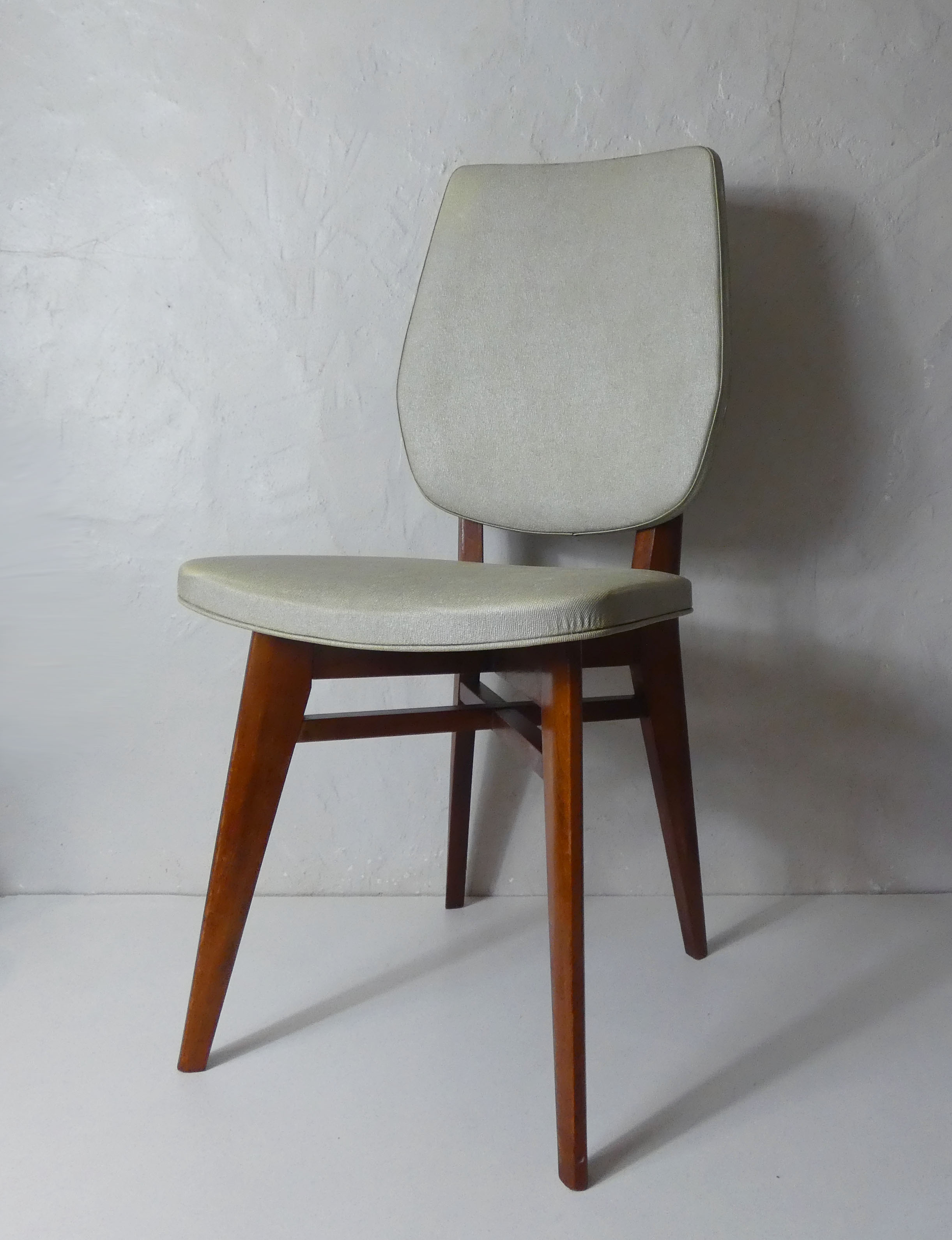 Vintage office chair with compass legs