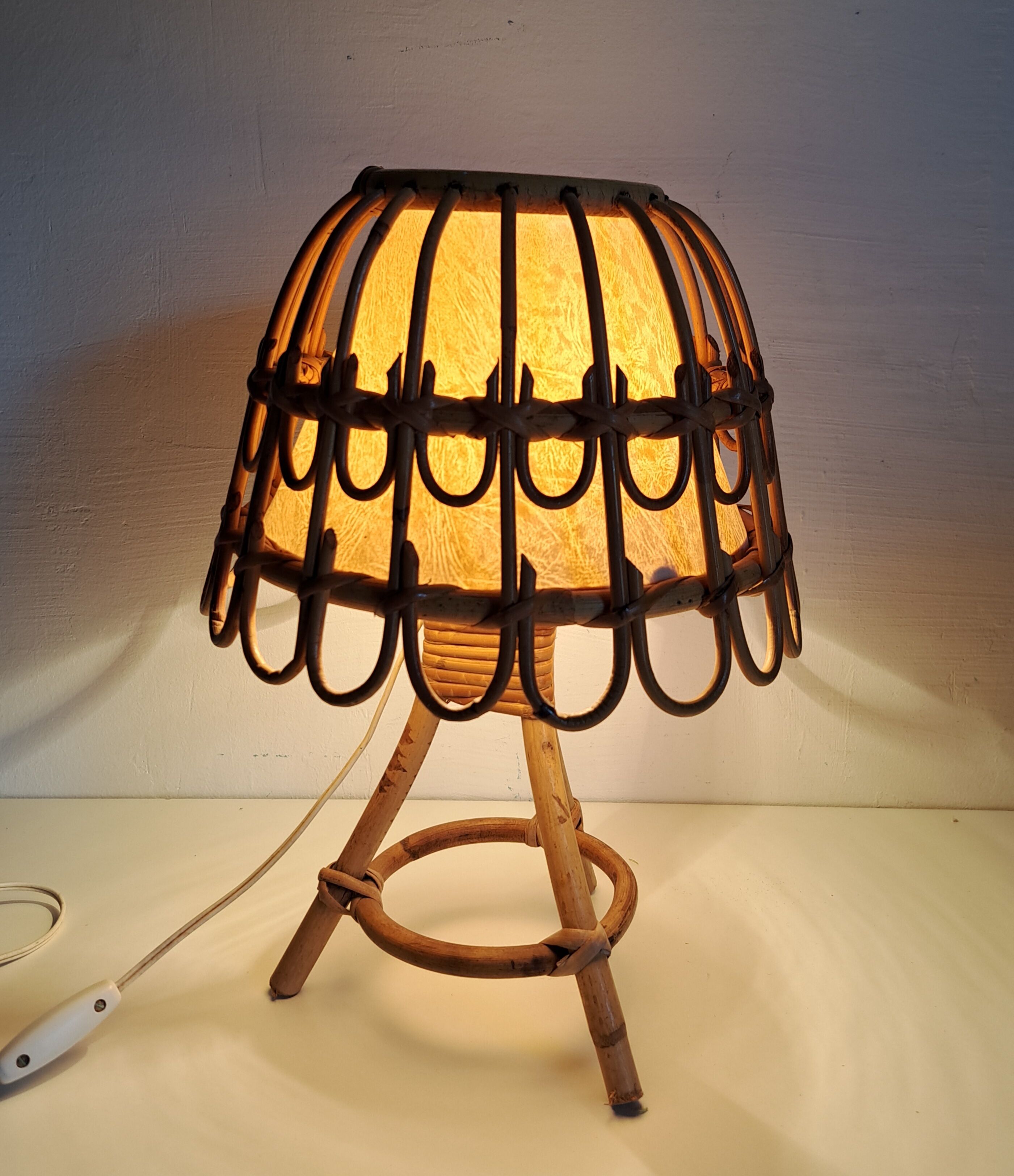Vintage bamboo bedside lamp
