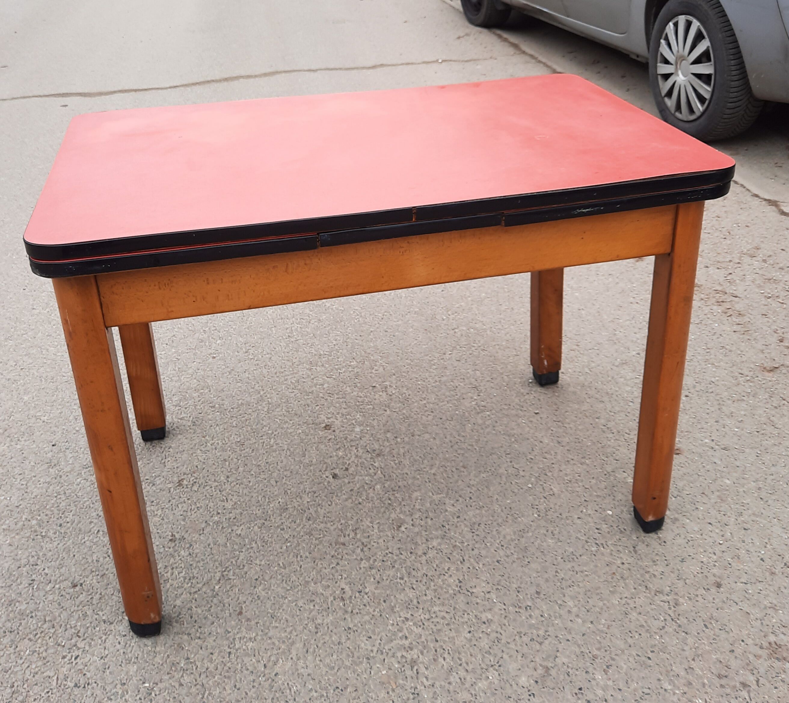 Table de cuisine vintage