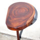 Table basse bois, table tripode, table bois épais, table de salon, brutaliste, design, meuble
