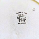 Flat in Iron Earth of Choisy Le Roi diameter 29.5 cm, late nineteenth