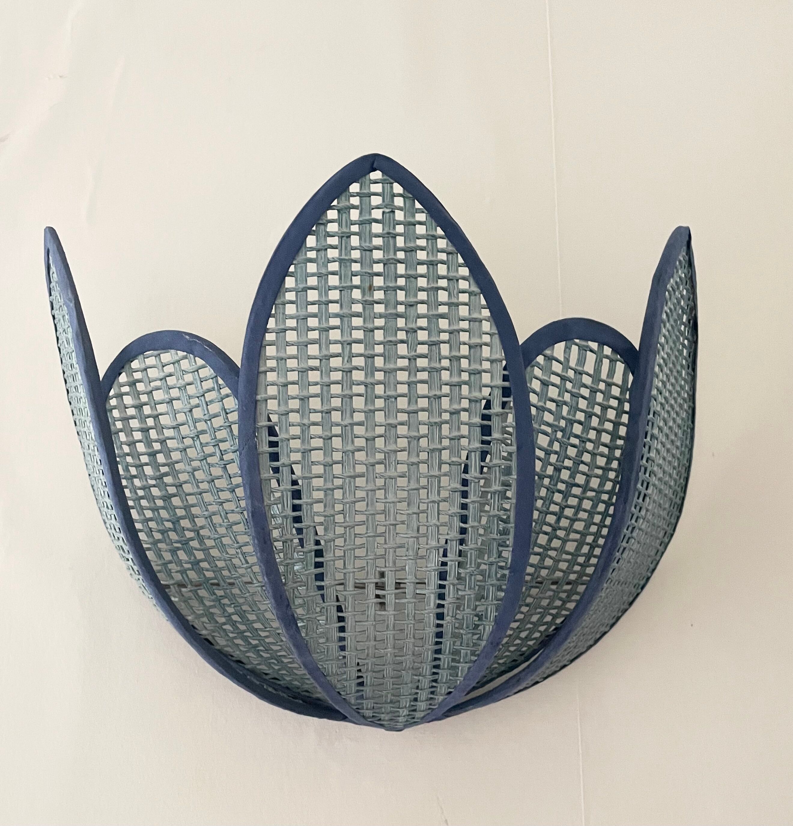 Lotus flower canning wall lamp