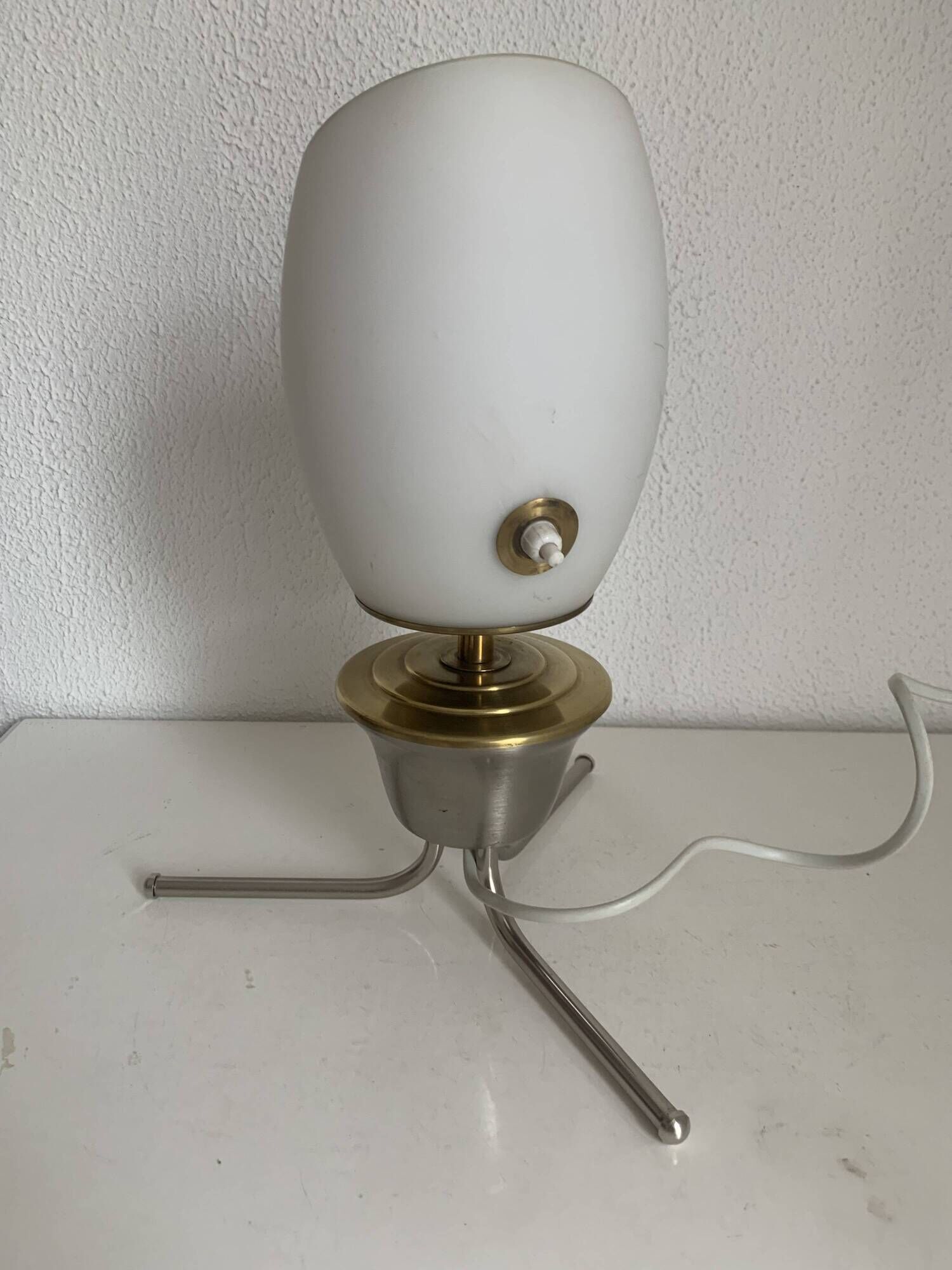 Vintage 1960 tripod opaline lamp mid-century design - 34 cm