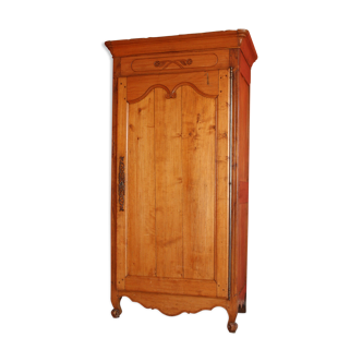 Armoire bonnetière régionale