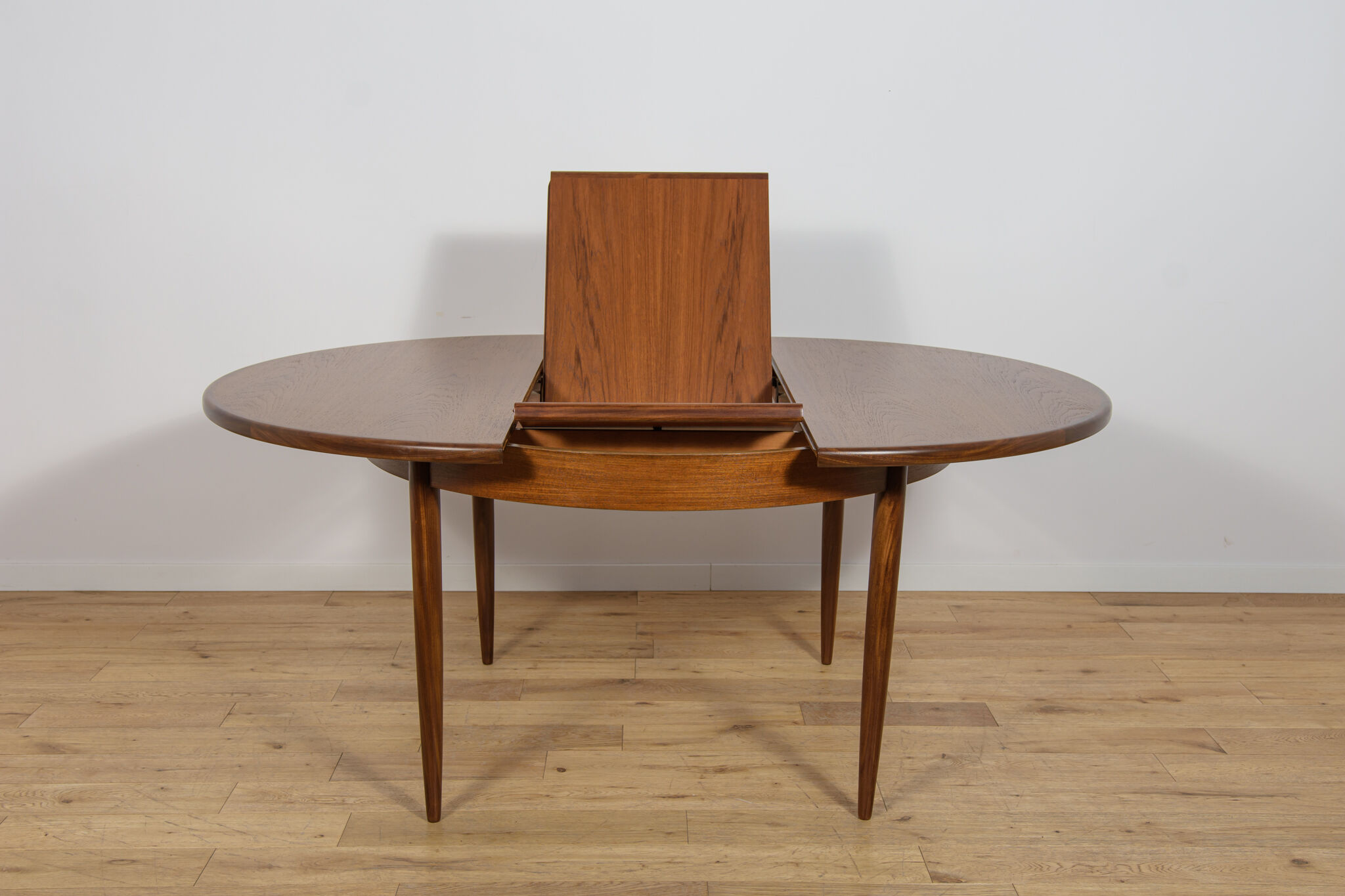Mid-Century Round Teak Extending Dining Table from G-Plan, United Kingdom, 1960s