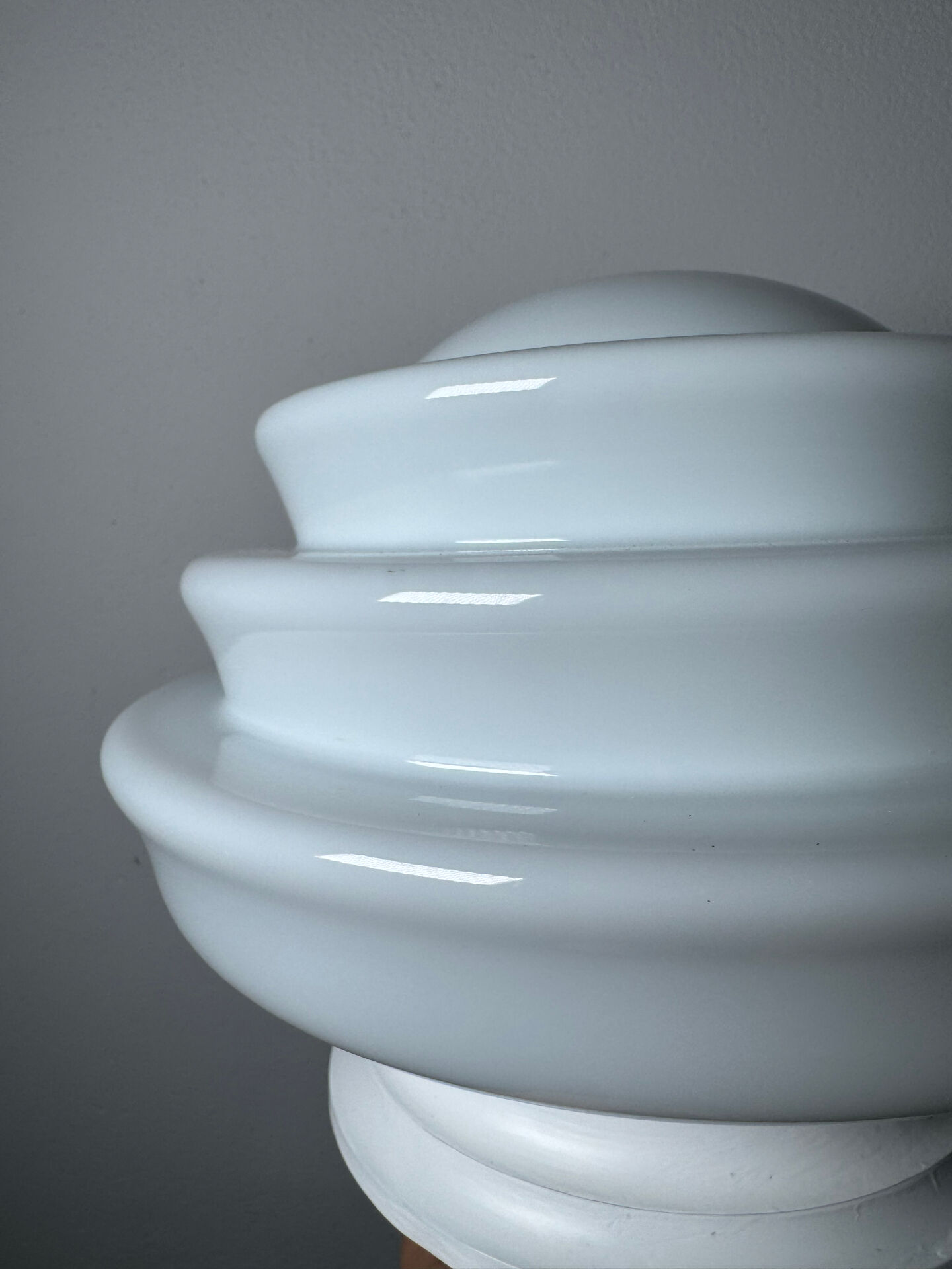 Lampe opaline skyscraper Art Déco