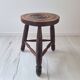 Tabouret tripode en bois massif