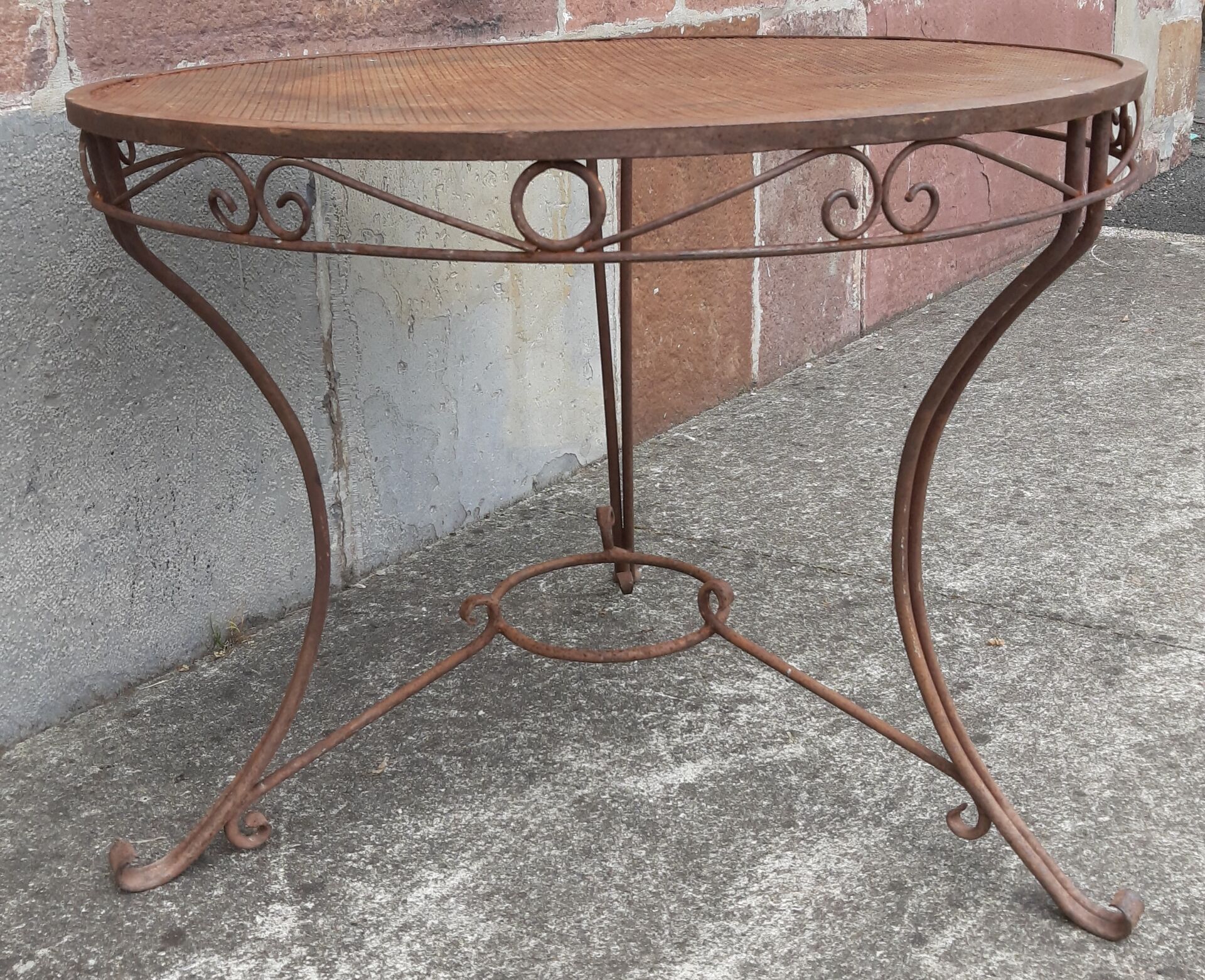 Table de jardin en fer forgé