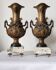 Paire de vases décoratifs anciens