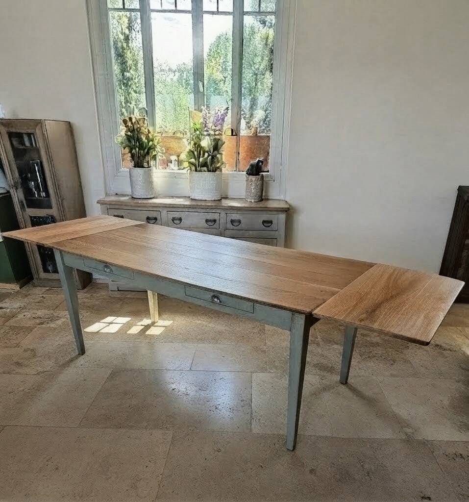 Solid oak farmhouse table with two drawers and two extensions, 306 cm.