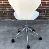 Vintage Desk Chair 3117 by Arne Jacobsen for Fritz Hansen in White