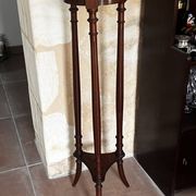 Side table / Pedestal table