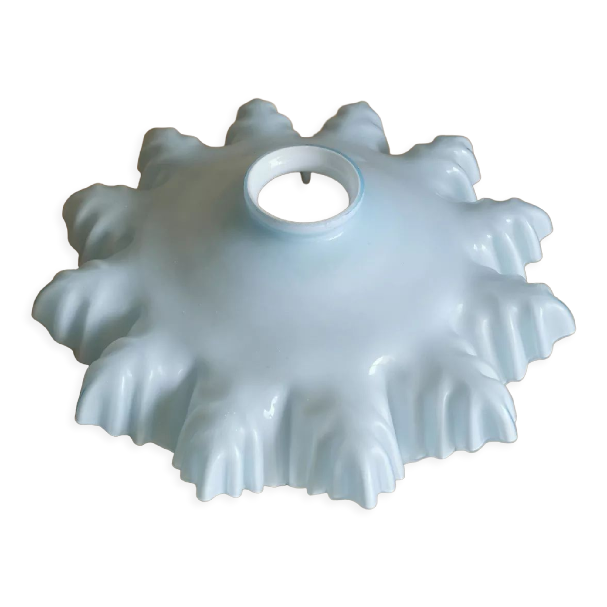 Blue opaline suspension