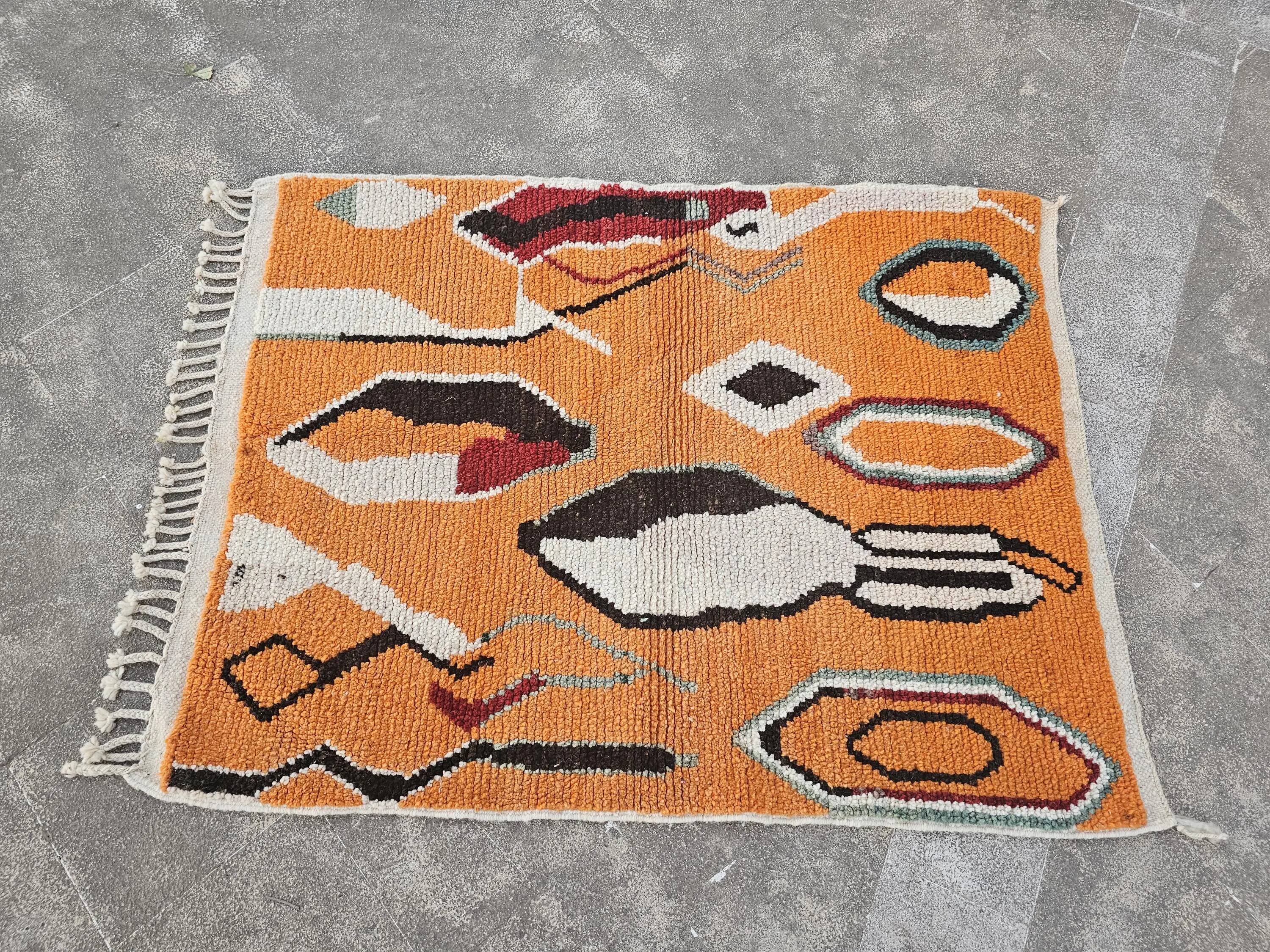 Moroccan rug 100% wool, handmade, 250x150 cm, superior quality.