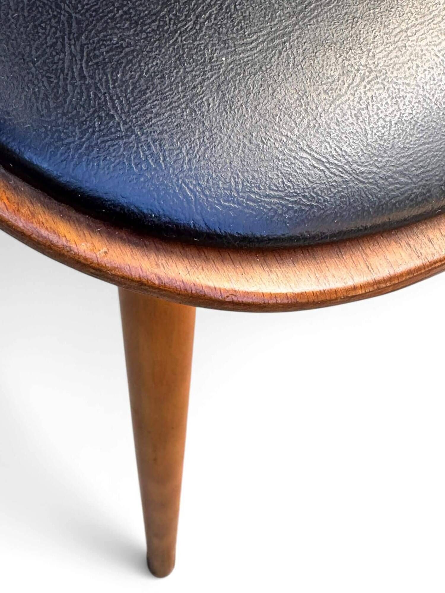 2 Baumann chairs, model Sonate no. 842