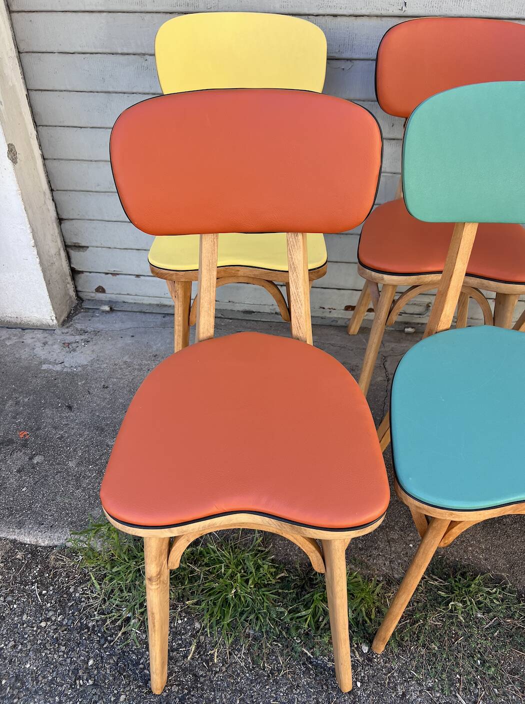 (Lot) 6 Multicoloured Compass Leg Chairs