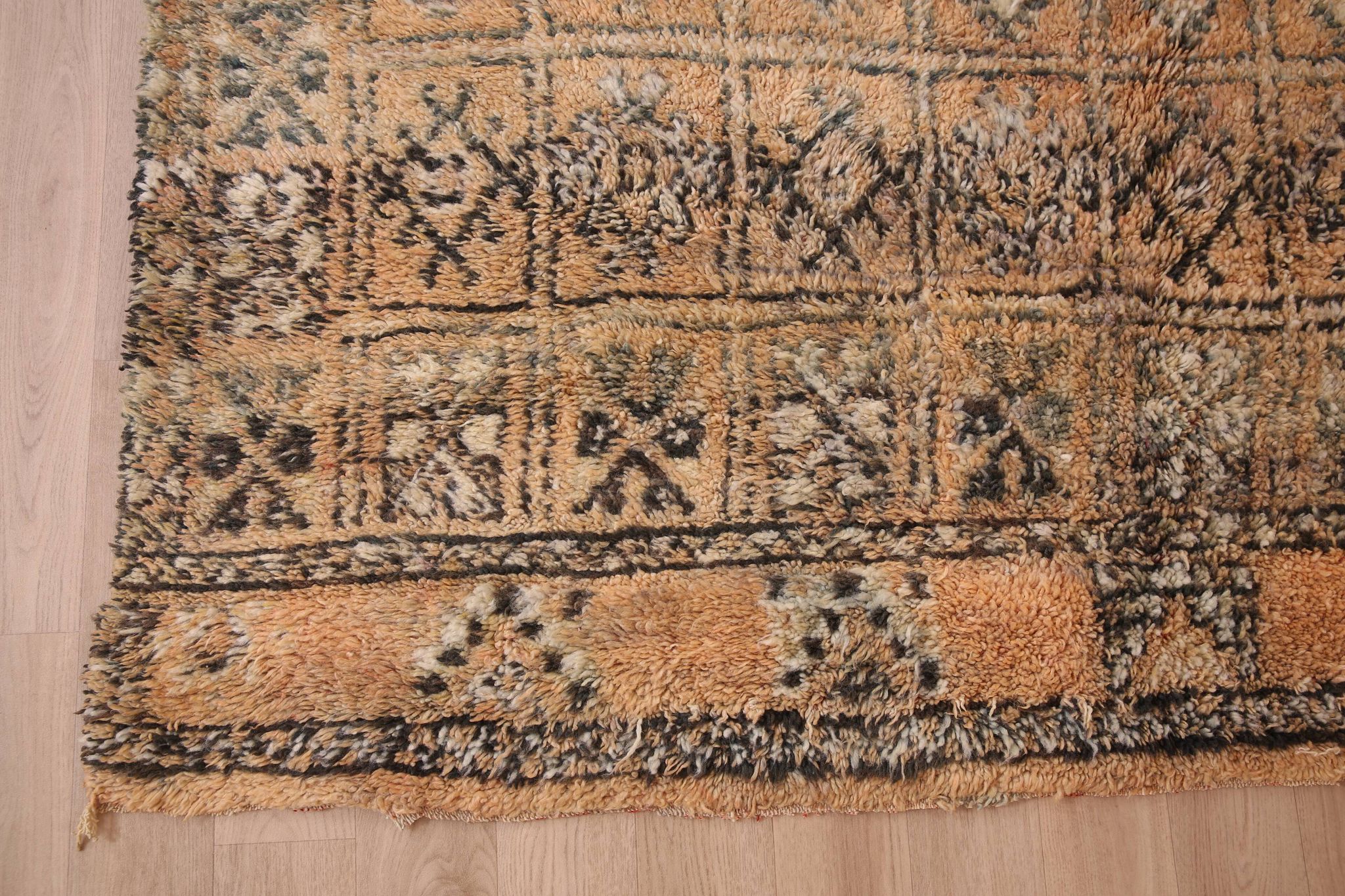 Peach Vintage Moroccan Rug 210 x 270 cm, Berber Wool Rug, Handmade Boho Rug