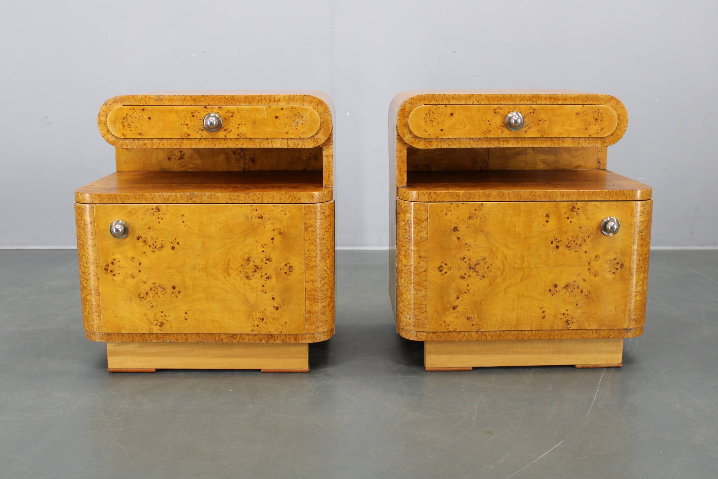 Pair of Art Deco burl wood nightstands, Czechoslovakia, 1940s