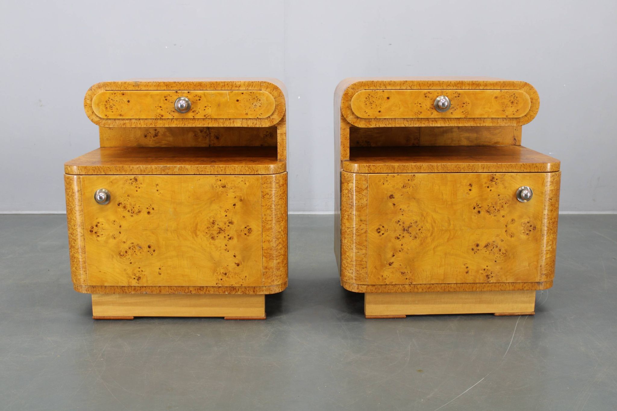 Pair of Art Deco burl wood nightstands, Czechoslovakia, 1940s