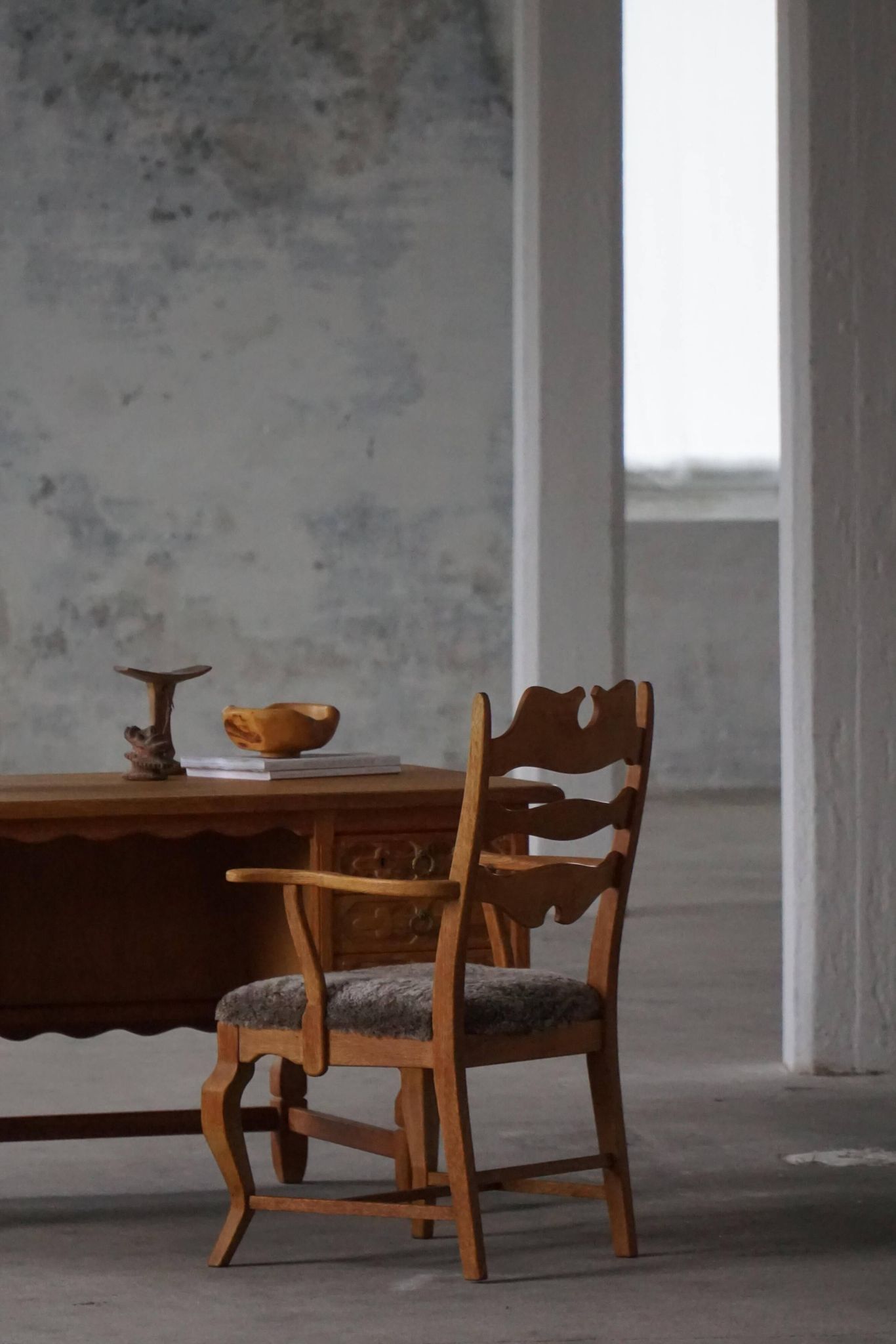 Razorblade armchair from the mid-20th century by Henning Kjærnulf, oak and lambswool, 1960.
