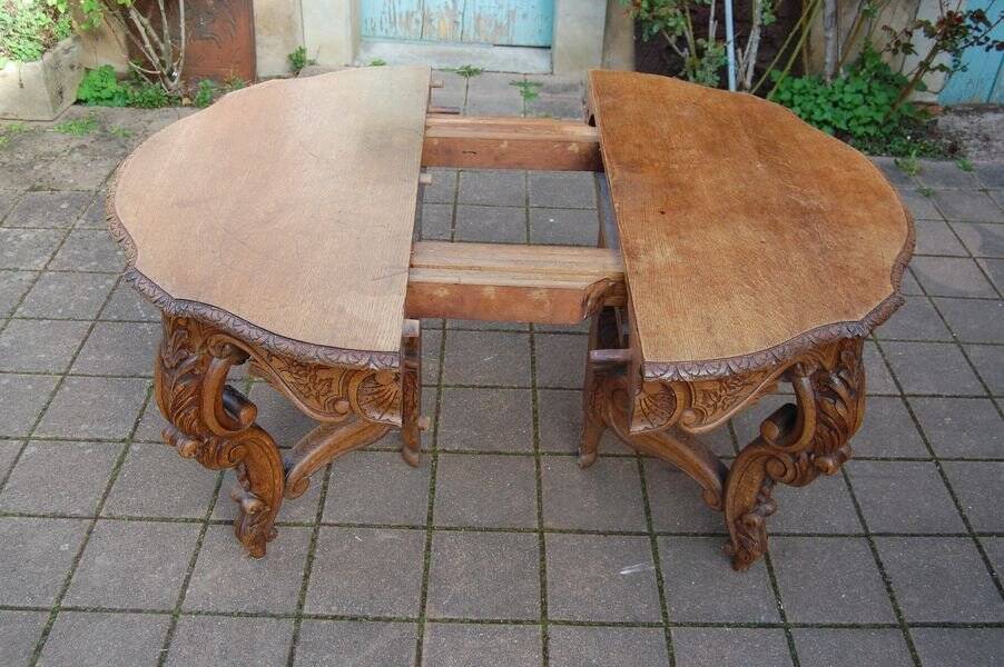 Napoleon III Louis XV style oak table with two extensions, 10 place settings, late 19th century