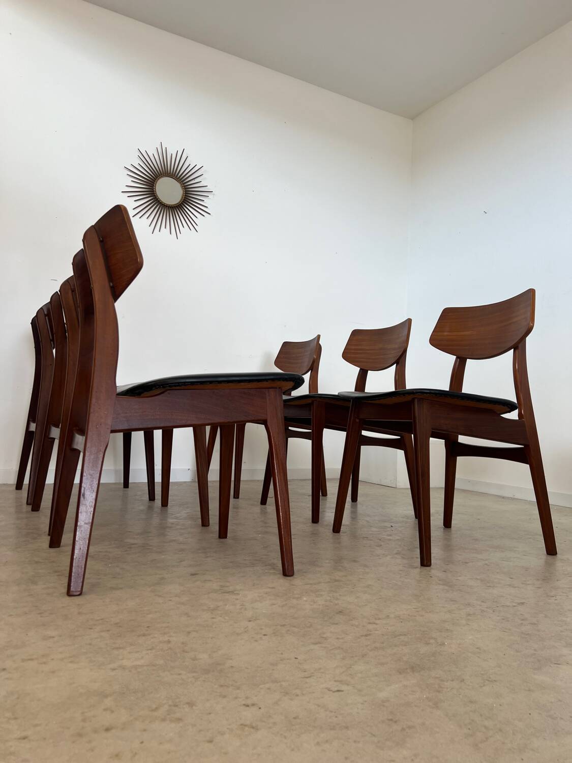 Set of 6 teak and black imitation leather chairs, Scandinavian design from the 70s vintage
