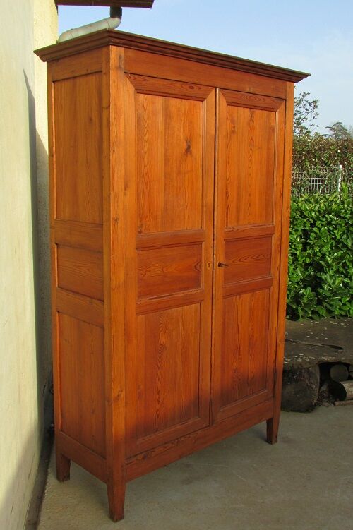 Wardrobe in pitchpin, 19th