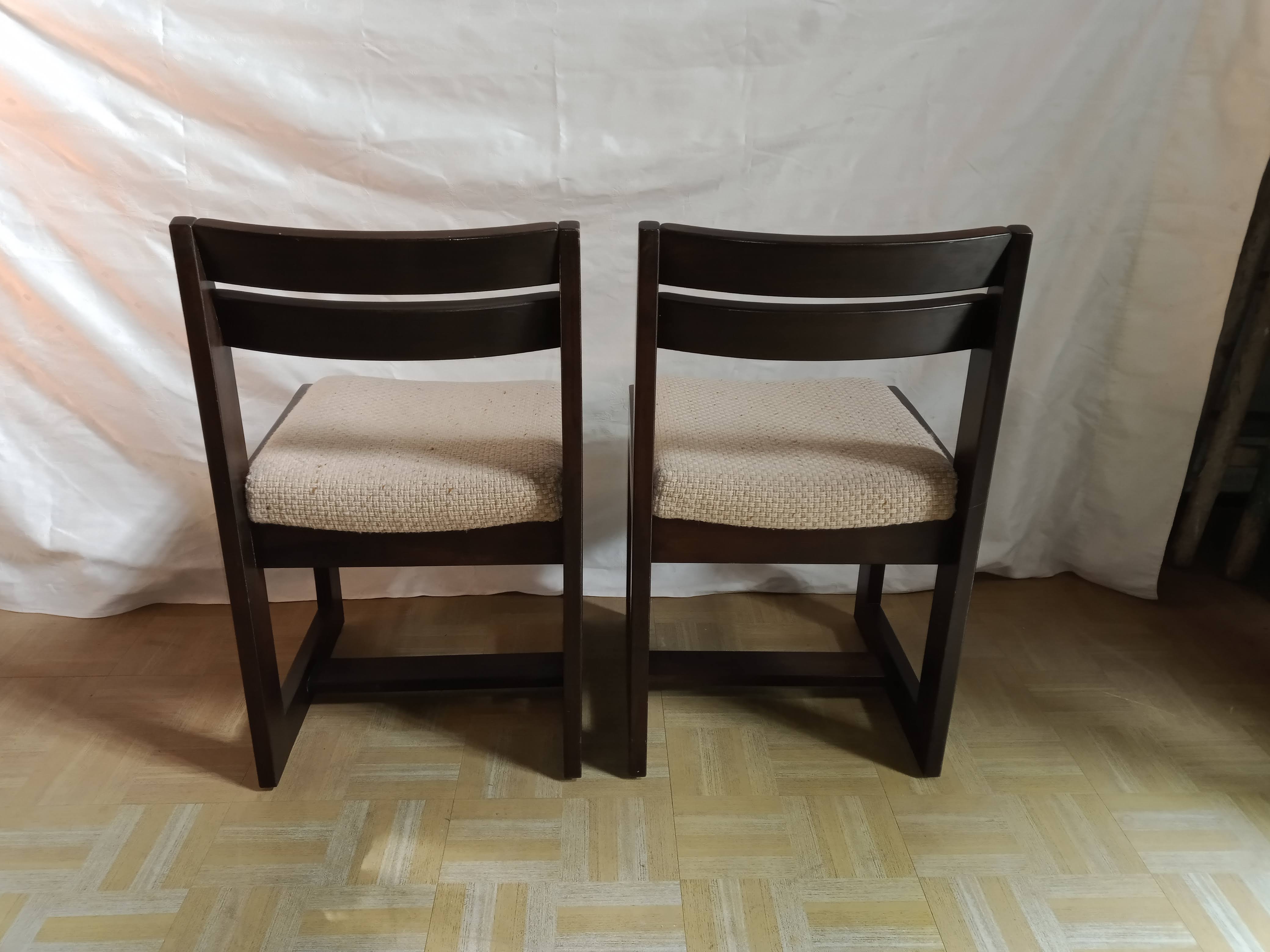 4 chairs house regain